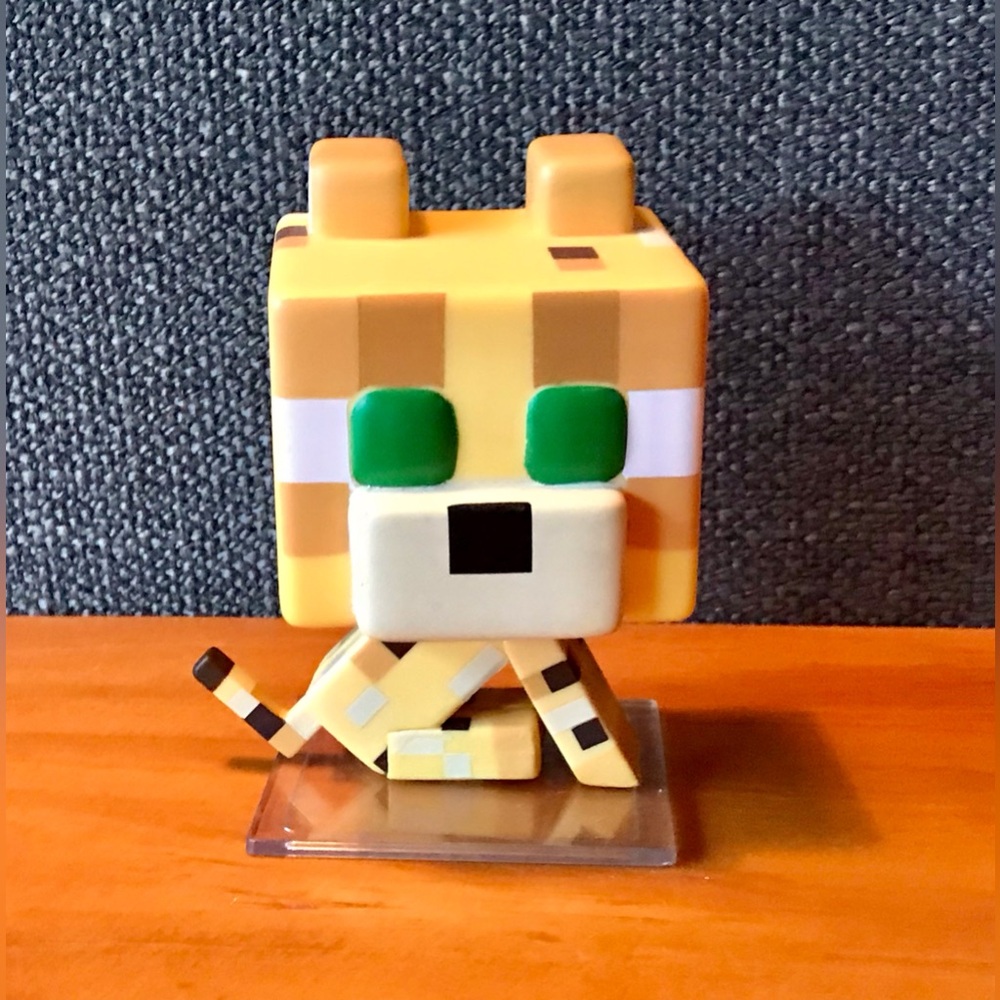 Funko Pop MINECRAFT Ocelot Cat Leopard Vinyl Figure Display Stand Loose Figure